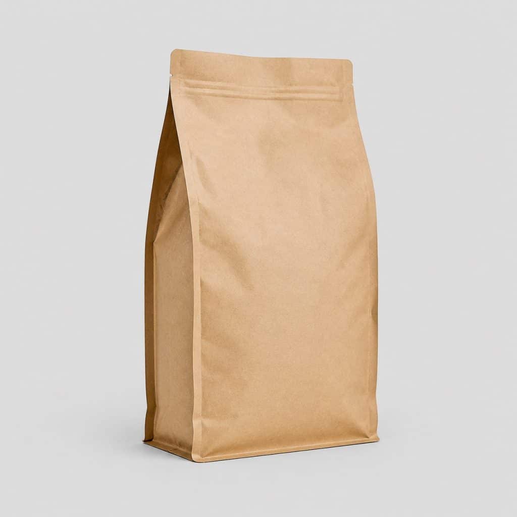 Sac de croquettes pour chat de fabrication française sur fond neutre
