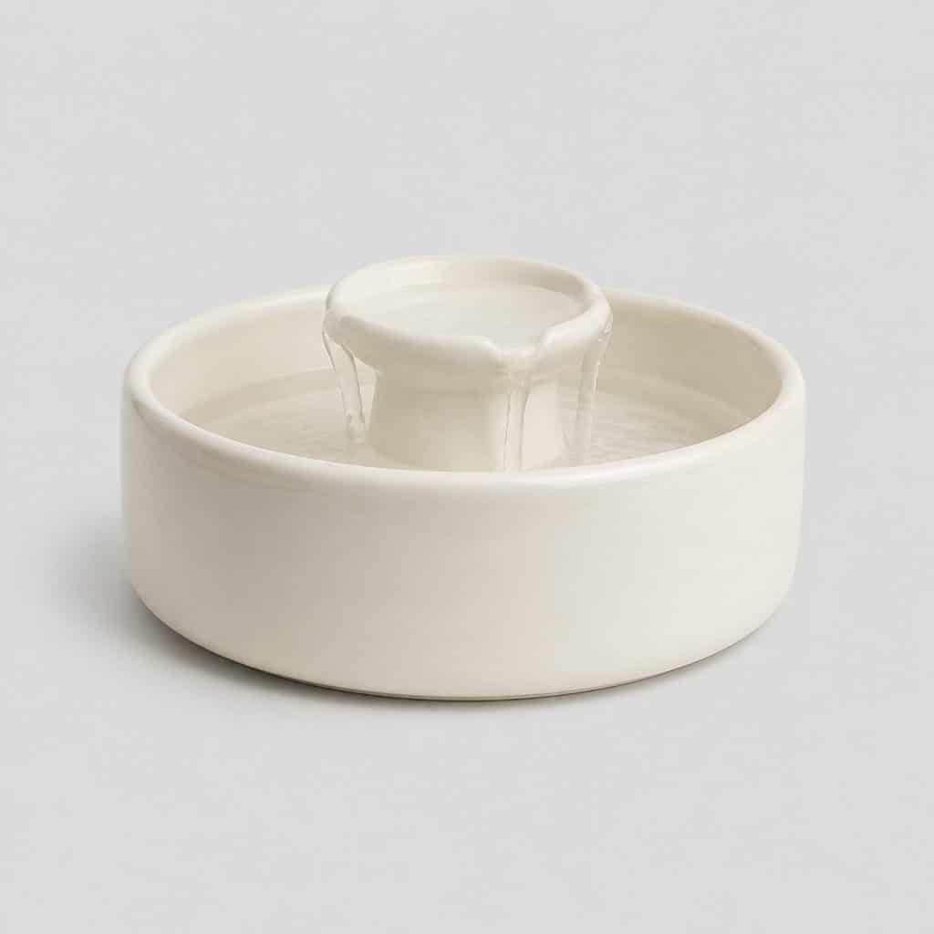 Fontaine à eau pour chat en céramique émaillée, cuve ronde et basse